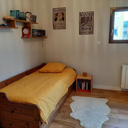 Maison Avec Jardin A Proximite Du Centre Et Des Plages, *
