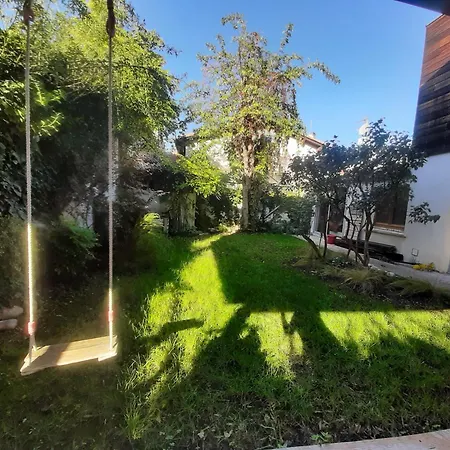 Maison Avec Jardin A Proximite Du Centre Et Des Plages, ヴィラ