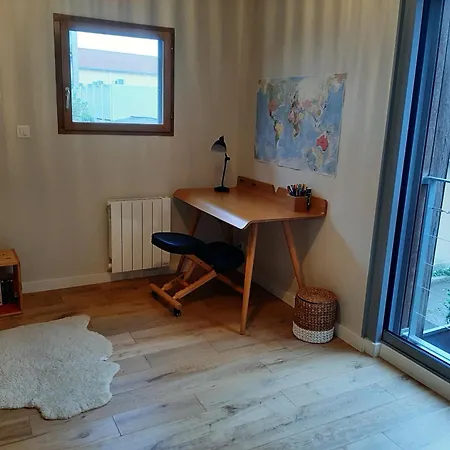 Maison Avec Jardin A Proximite Du Centre Et Des Plages, Villa *